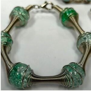 Industrial Design Bracelet Wire Springs with Clear and Green Glass Balls